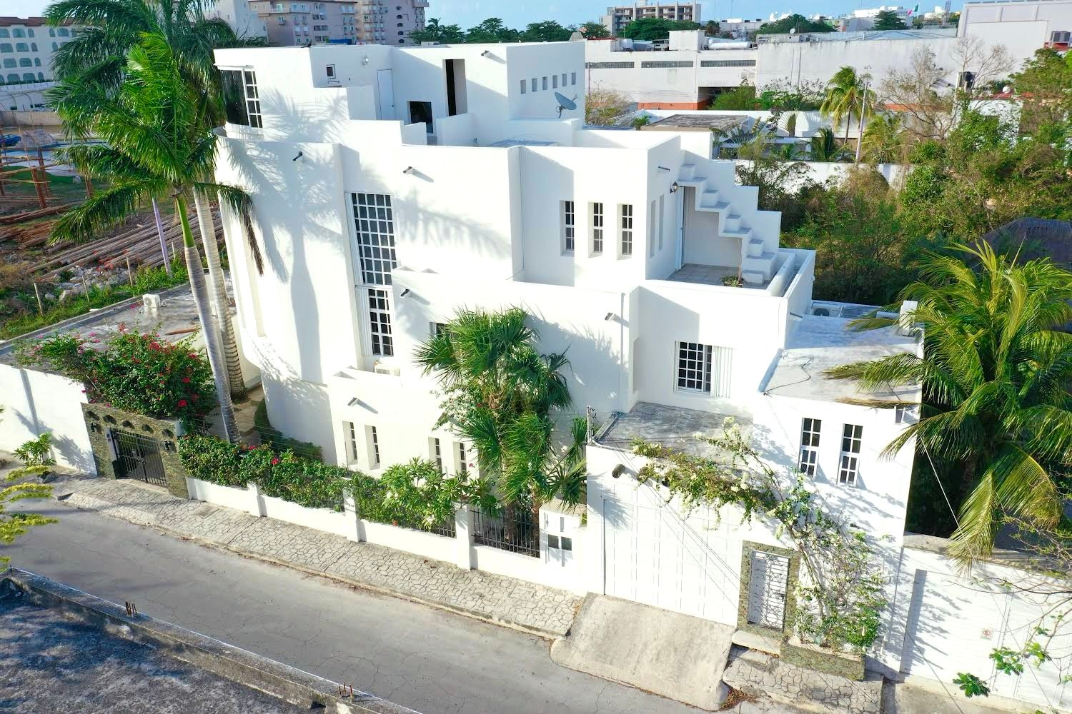 Impressive street view of Casa 51's modern architecture in Paradise Island